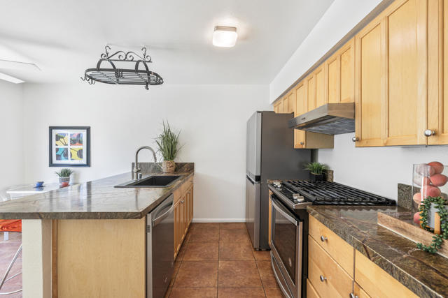 1423 N Avenida Caballeros, Palm Springs, CA 92262