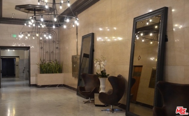 460 S SPRING Street, Los Angeles CA: https://media.crmls.org/mediaz/ee9e03ae-4d0a-4f6a-809f-d9281678943b.jpg