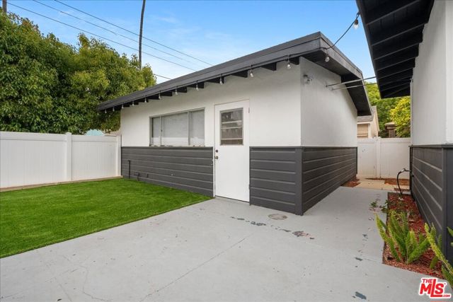 2026 S Freeman Street, Oceanside CA: https://media.crmls.org/mediaz/eea04f9b-8809-420c-81d3-3c00b0c8c592.jpg