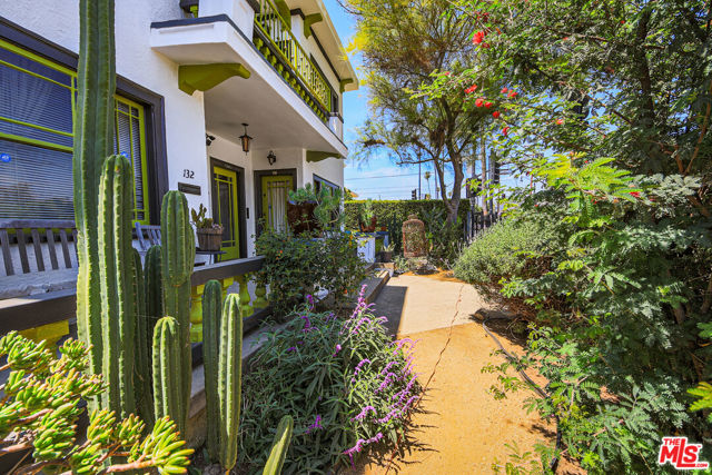 132 N Avenue 57, Los Angeles CA: https://media.crmls.org/mediaz/eea08aac-8c91-409c-b1a5-b992c41665e1.jpg