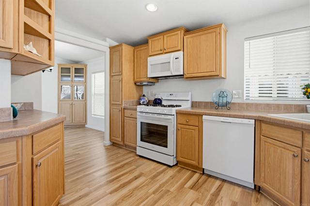 Detail Gallery Image 2 of 56 For 200 N El Camino Real #357,  Oceanside,  CA 92058 - 2 Beds | 2 Baths