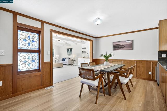 3846 Madera St, Pinole CA: https://media.crmls.org/mediaz/eea1ed7d-0c23-47c0-864d-0eeaef0b4f21.jpg