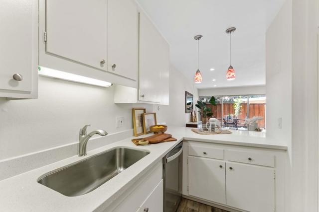 1101 Continentals Way, Belmont CA: https://media.crmls.org/mediaz/eea2b189-85a9-413b-a8f2-bff3badd1f04.jpg