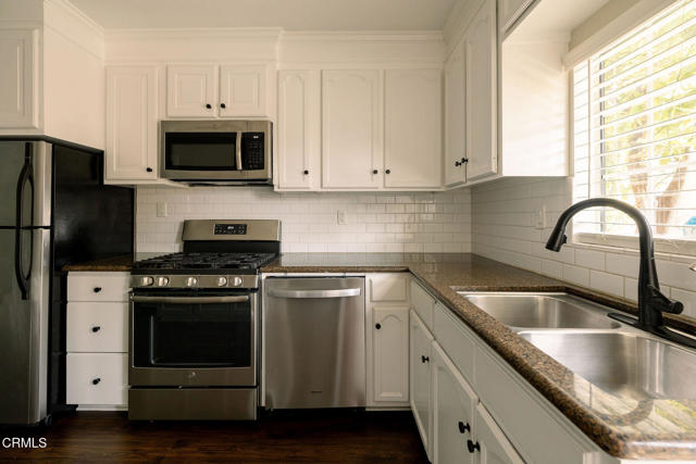 Detail Gallery Image 5 of 25 For 900 N El Molino Ave, Pasadena,  CA 91106 - 3 Beds | 1 Baths