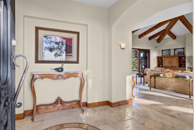 271 Ocean View Ave, Del Mar CA: https://media.crmls.org/mediaz/eea3b86c-608a-45ec-92a3-c0c4acfbe779.jpg