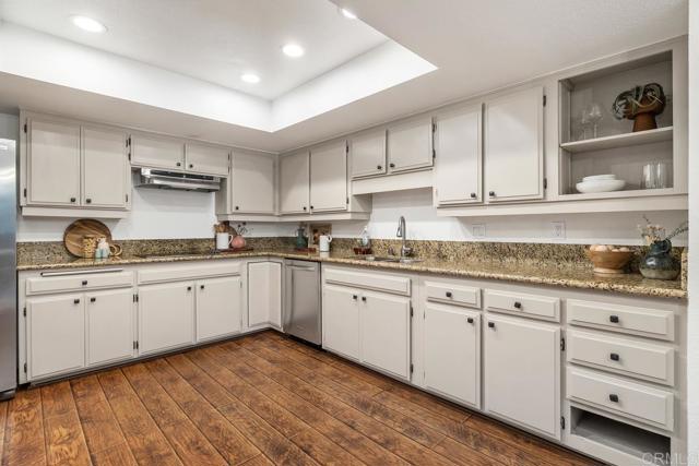 Detail Gallery Image 17 of 42 For 2420 Torrey Pines Rd #B202,  La Jolla,  CA 92037 - 2 Beds | 2 Baths