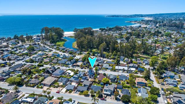 334 Anchorage Avenue, Santa Cruz CA: https://media.crmls.org/mediaz/eea4303d-5dcd-424d-aec9-a3a63a78cd74.jpg