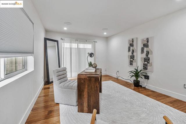 7900 Michigan Ave, Oakland CA: https://media.crmls.org/mediaz/eea45a76-e693-45aa-90b6-8bbbb840508b.jpg