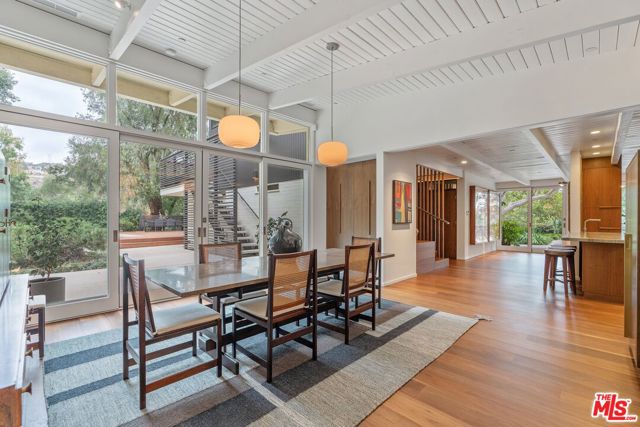 2179 Mandeville Canyon Road, Los Angeles CA: https://media.crmls.org/mediaz/eea47d7d-923b-440d-b7a5-7c98a8624a0a.jpg