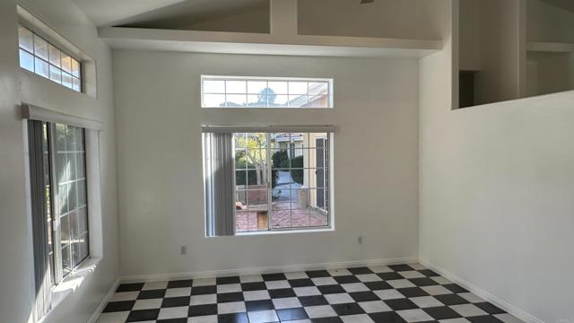 Detail Gallery Image 4 of 13 For 6003 Bonita Meadows Ln, Bonita,  CA 91902 - 3 Beds | 2 Baths