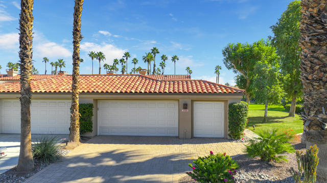 38488 Gazania Circle, Palm Desert CA: https://media.crmls.org/mediaz/eea60718-755e-4f85-8573-71fa928a73bd.jpg