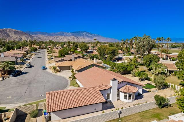 Image 42 of 51 For 74830 Waring Court