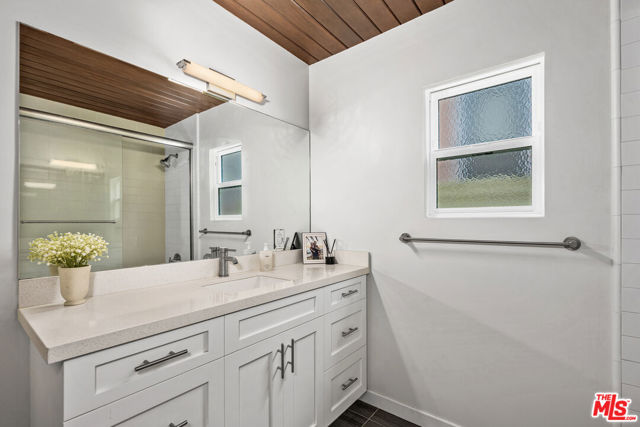 622 Esplanade, Redondo Beach CA: https://media.crmls.org/mediaz/eea6ca65-debf-408e-acbf-b3f331eadfce.jpg