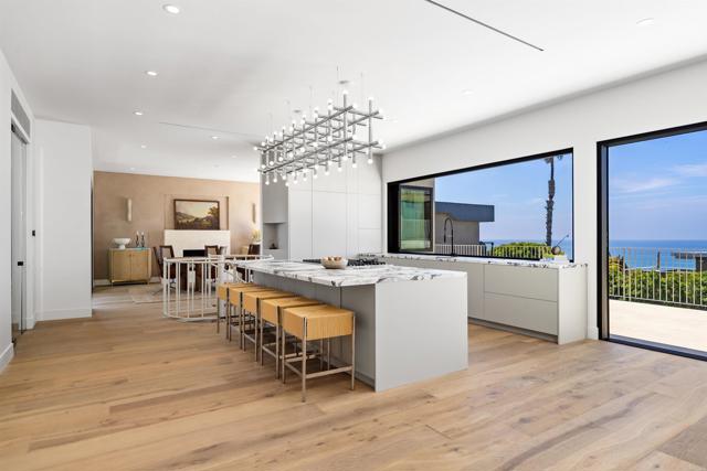 Detail Gallery Image 5 of 44 For 1506 Summit Ave, Cardiff By The Sea,  CA 92007 - 4 Beds | 3/1 Baths