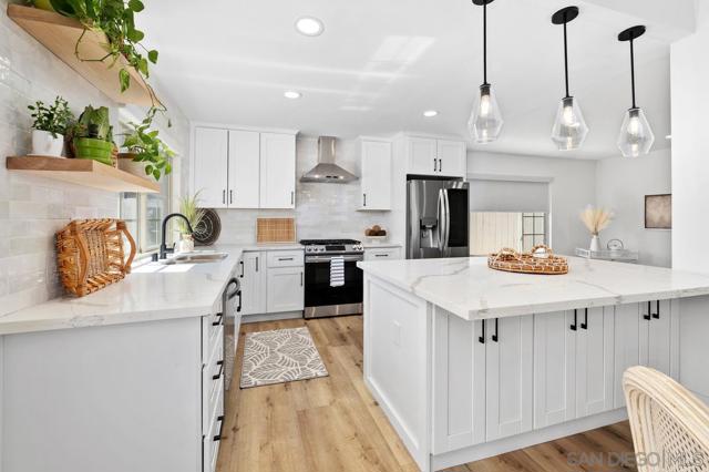 12687 Senda Acantilada, San Diego CA: https://media.crmls.org/mediaz/eea7b5af-da5c-49a1-92a7-bcdb980e94cf.jpg