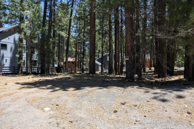 689 Summit Boulevard, Big Bear CA: https://media.crmls.org/mediaz/eea8372f-4ba6-4e85-a3a7-909680459c60.jpg