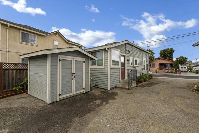 119 Ford Street, Watsonville CA: https://media.crmls.org/mediaz/eea84f97-8c7e-499a-8962-ae04d159d807.jpg