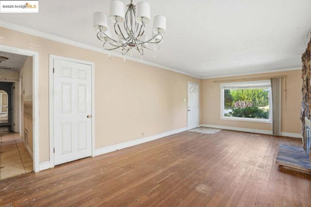 4116 Kentwood Ct, Oakland CA: https://media.crmls.org/mediaz/eea9a9bb-b89e-4ba4-997d-d4d21ee8d679.jpg