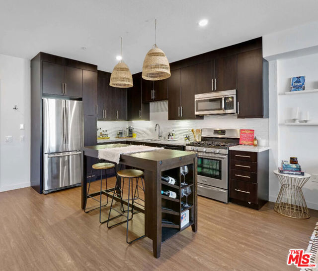 5825 Camerford, Los Angeles CA: https://media.crmls.org/mediaz/eeaa8ff9-33a1-47ce-96da-e24a19275ae9.jpg
