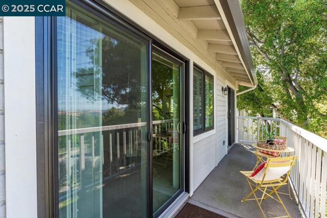 4332 Terra Granada Dr, Walnut Creek CA: https://media.crmls.org/mediaz/eeab3fe1-751e-49e4-996b-33d79f70fc3b.jpg