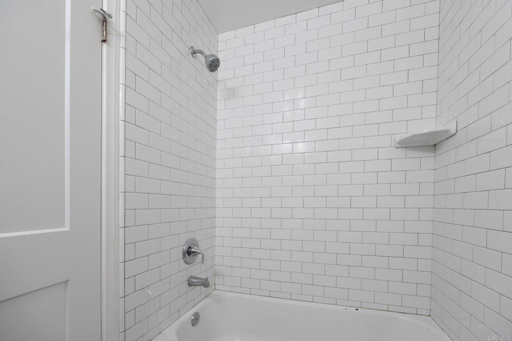 https://media.crmls.org/mediaz/eeabd98d-aab3-459f-9285-33a758c3a877.jpg?preset=X-Large