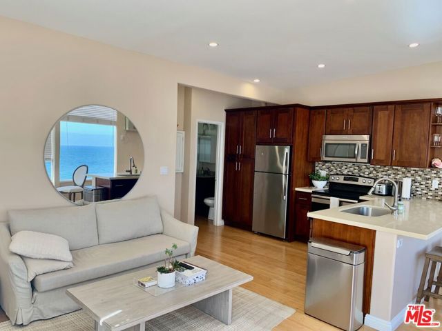 25164 Malibu Road, Malibu CA: https://media.crmls.org/mediaz/eeabe69c-e7fe-435a-8618-d225d540d13b.jpg