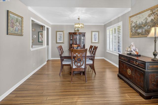 368 Beverly St, Livermore CA: https://media.crmls.org/mediaz/eeac0535-b5d5-4114-a9ce-293e46cacfa4.jpg