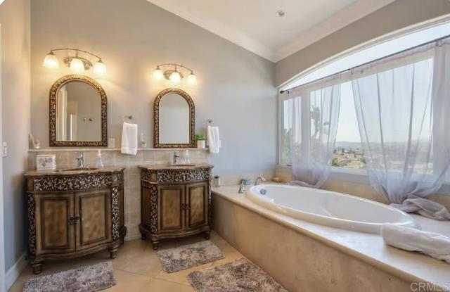 18682 Lancashire Way, San Diego CA: https://media.crmls.org/mediaz/eeac34df-5662-4666-9738-757303437650.jpg