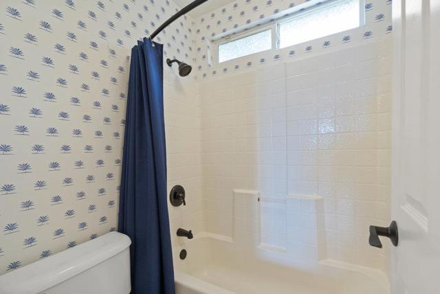 978 Martin Trail, Daly City CA: https://media.crmls.org/mediaz/eeac7e19-b735-47c3-b921-ef7394fc3e47.jpg
