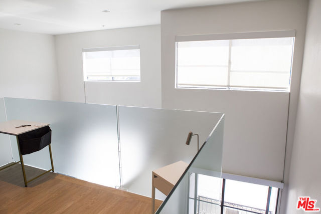 11649 Mayfield Avenue, Los Angeles CA: https://media.crmls.org/mediaz/eeac9777-1876-47cb-b10b-cca3420bafee.jpg