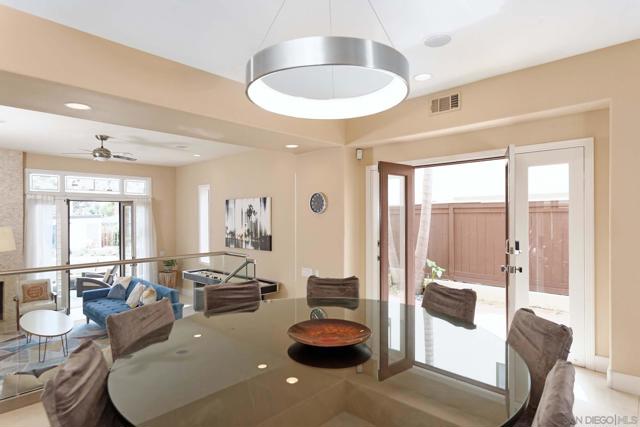 292 Bonair St, La Jolla CA: https://media.crmls.org/mediaz/eead437c-6292-4f3f-9c85-043a082aa07f.jpg