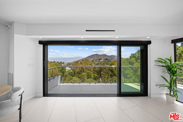 7141 Woodrow Wilson Drive, Los Angeles CA: https://media.crmls.org/mediaz/eead454d-ee34-4993-9a53-b4fbf40ce893.jpg