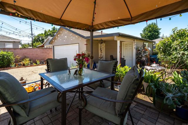 1617 Fairdale Avenue, Duarte CA: https://media.crmls.org/mediaz/eeaf05ec-8385-49b4-836a-7cf1322afd09.jpg