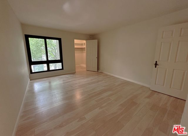 8515 Falmouth Avenue, Playa del Rey CA: https://media.crmls.org/mediaz/eeaf6e1f-e0dc-4c58-9484-70bfedc18558.jpg