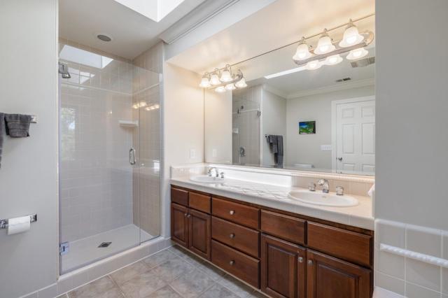 992 Lakeview Way, Redwood City CA: https://media.crmls.org/mediaz/eeaf8fc2-99a1-4a5d-b628-e7c0e76c7ac4.jpg