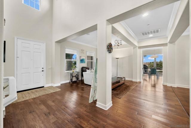 Image 6 of 52 For 332 Lemonwood Dr