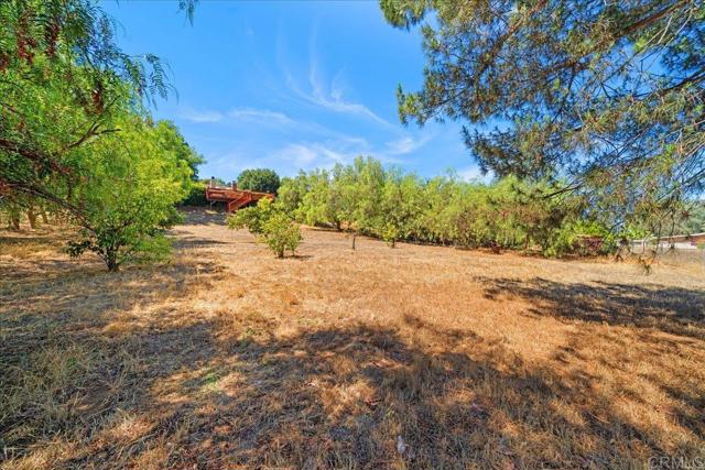 Detail Gallery Image 25 of 29 For 2073 Mountain View Dr, Escondido,  CA 92027 - 4 Beds | 2 Baths