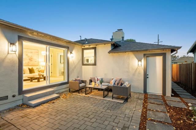 840 8th Avenue, Redwood City CA: https://media.crmls.org/mediaz/eeb0ca24-f05b-46ea-b88d-facf8a6156a8.jpg