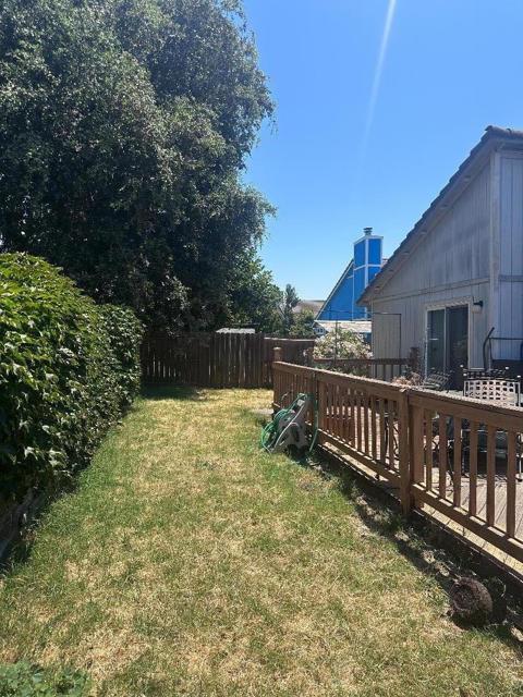 2382 Burgundy Way, Fairfield CA: https://media.crmls.org/mediaz/eeb21fd2-7380-4152-8f09-bb290ffe9f87.jpg