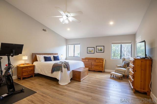 25314 Keats Ln, Stevenson Ranch CA: https://media.crmls.org/mediaz/eeb2349a-698a-415c-a1a5-26281f7b2226.jpg