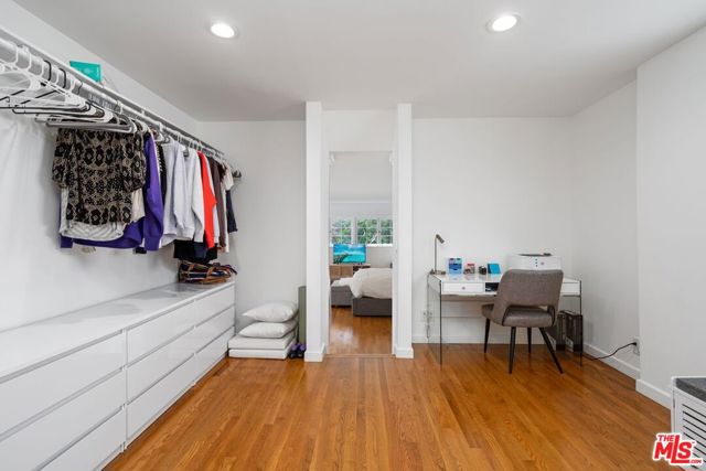 15257 Encanto Drive, Sherman Oaks CA: https://media.crmls.org/mediaz/eeb28a3d-bc6a-4188-85ff-69d8126ff701.jpg