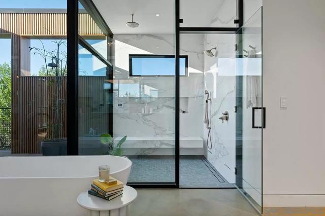 2585 Calle Del Oro, La Jolla CA: https://media.crmls.org/mediaz/eeb33bf7-8e44-4095-b29b-2b9c068a500c.jpg