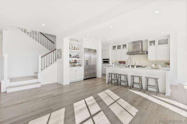 12410 Aria Ct, Poway CA: https://media.crmls.org/mediaz/eeb464fe-fbe4-4601-aaa2-258aa9839409.jpg