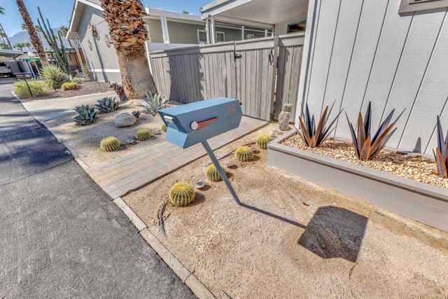 69 Nile Street, Palm Springs CA: https://media.crmls.org/mediaz/eeb4b9c1-0c0d-4996-83cc-df4997490dda.jpg