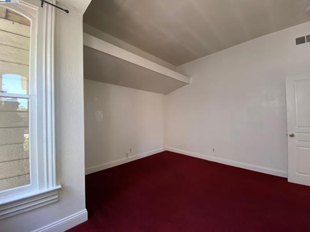 712 S 2Nd St, San Jose CA: https://media.crmls.org/mediaz/eeb50813-c07d-40bd-86f1-5a7cce70a1fb.jpg