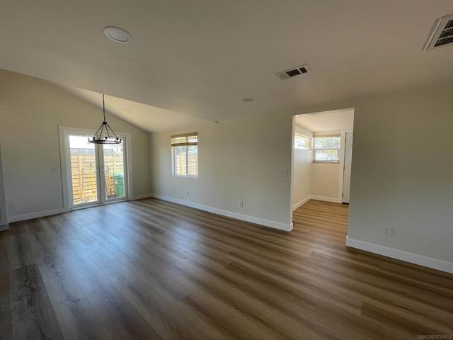 1656 Evergreen Ave, San Diego CA: https://media.crmls.org/mediaz/eeb525e8-d35b-4050-9ae7-f04e10e00769.jpg