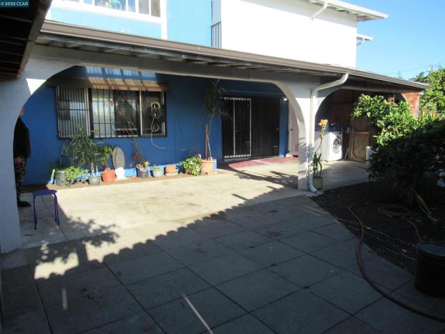 615 15Th St, Richmond CA: https://media.crmls.org/mediaz/eeb5598c-1fa7-48c4-b78a-1151083f80f0.jpg