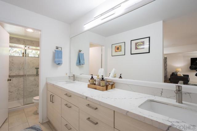 8880 Villa La Jolla Dr, La Jolla CA: https://media.crmls.org/mediaz/eeb5ed33-0207-4603-adee-c84c52ca3a20.jpg