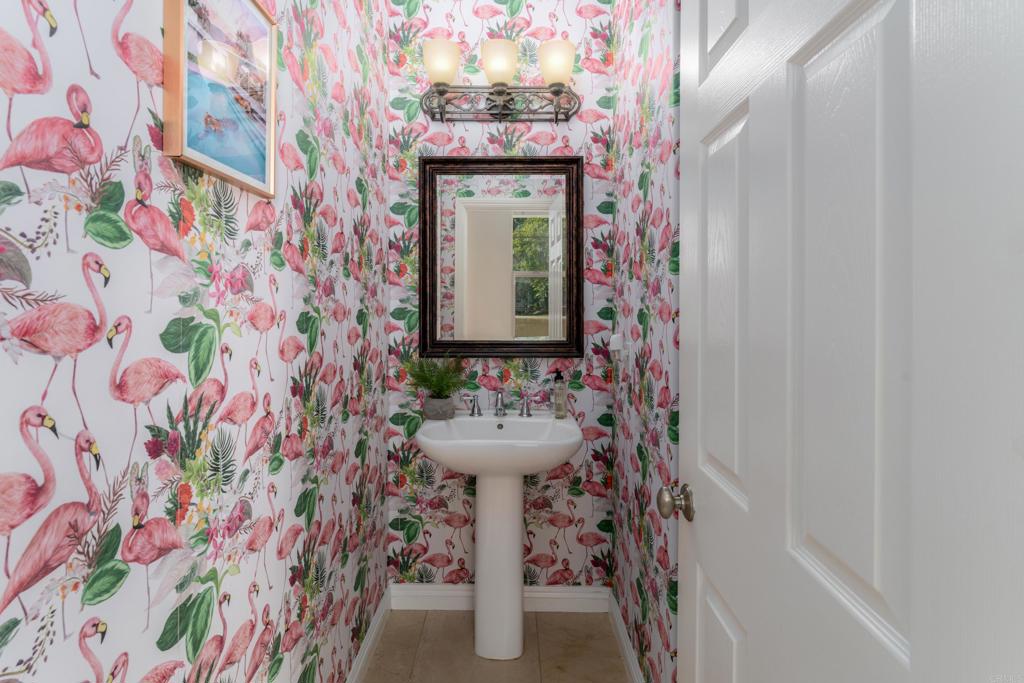 https://media.crmls.org/mediaz/eeb669d7-fa57-4a3e-9102-940de7ca7278.jpg?preset=X-Large