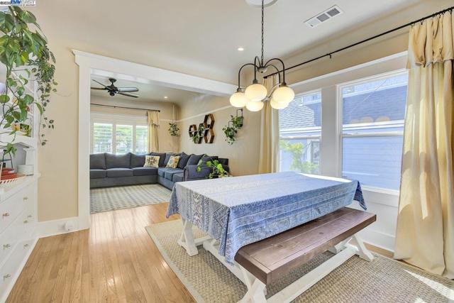 1215 Castro St, Martinez CA: https://media.crmls.org/mediaz/eeb6f727-77e3-4c00-ae18-49d423941d1e.jpg